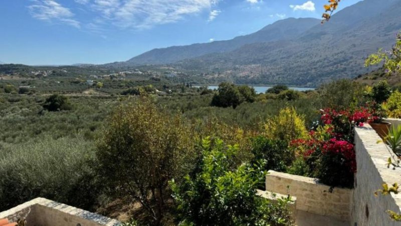 Kournas Kreta, Kournas: Malerisches Steinhaus mit bezauberndem See- und Meerblick zu verkaufen Haus kaufen